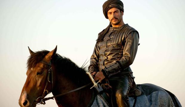 Diriliş'e katılması beklenen Burak Özçivit imzayı attı! Servet kazanacak...