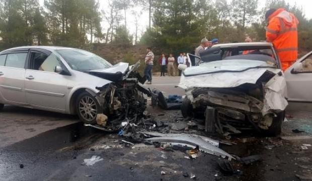 Otomobiller çarpıştı: 3’ü ağır 7 yaralı