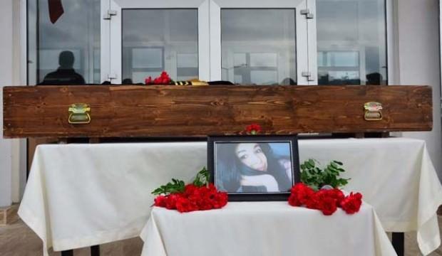 18 yaşındaki kız okuluna son kez tabutla geldi