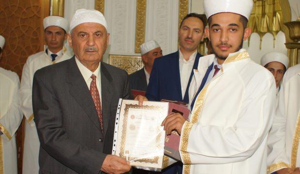 Çubuk’ta genç hafızlar icazet aldı