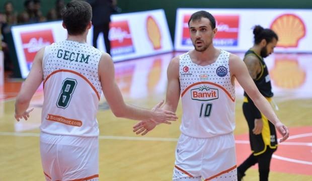 Banvit, sahasında 22 sayı farktan geri döndü!