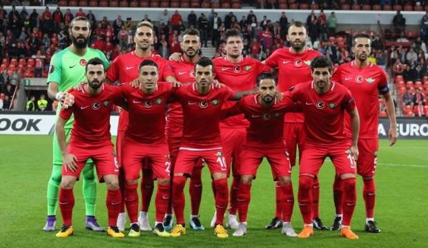 İki kupalı Akhisarspor'a şok!