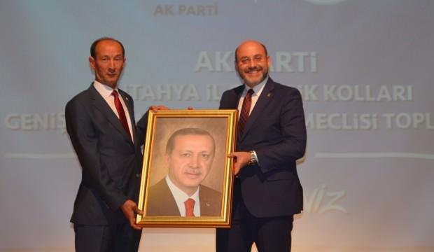 CHP'den istifa edip AK Parti'ye katÄ±ldÄ±