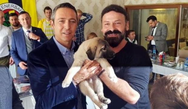 Ali Koç'a Sivas'ta kangal hediye edildi
