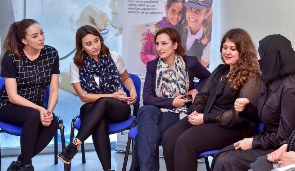 Azra Akından alkışlanacak hareket Azra Akından alkışlanacak hareket