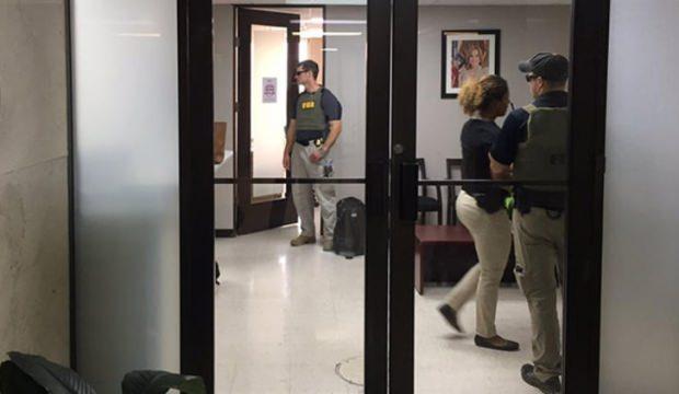 FBI Porto Riko'da belediye binasını bastı