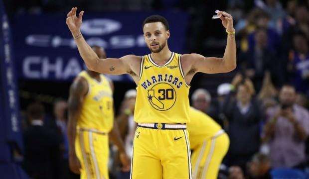 Stephen Curry'den üç çeyrekte 51 sayı