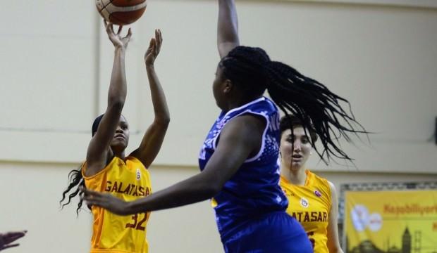 G.Saray Polonya'da farklı mağlup