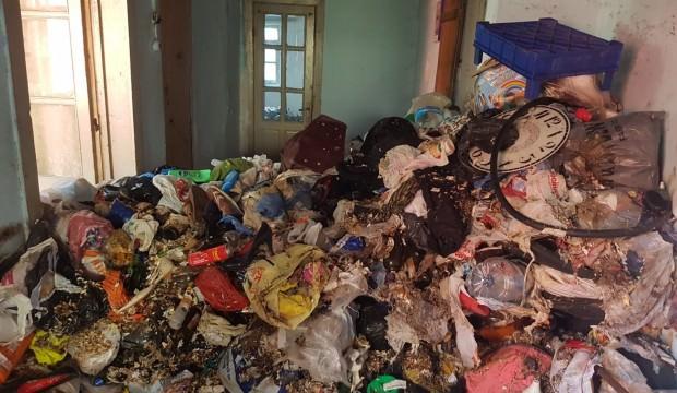 Ekipler şaşkına döndü! Bu evde yaşıyor...