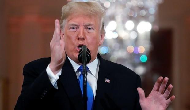 Trump çok tartışılan kararı onaylayıp, imzayı attı