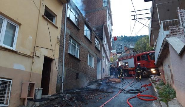 Sobayı yakmaya çalışırken yangın çıkardı