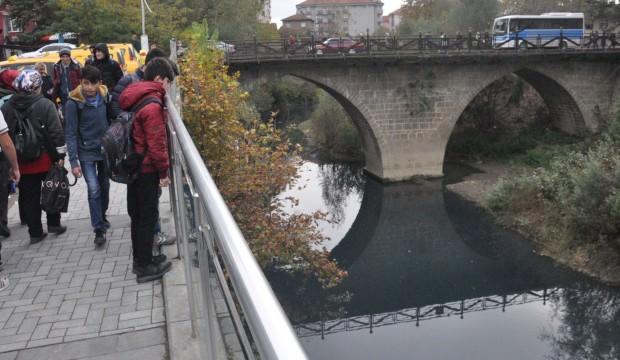 Bartın Irmağı siyaha büründü