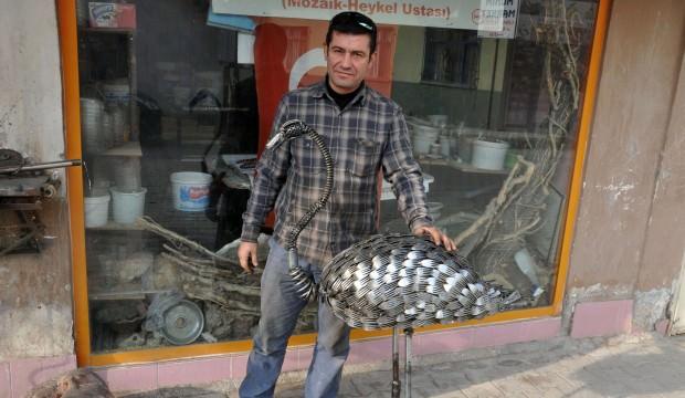 Görenler hayrete düşüyor! Çatal ve kaşıktan...