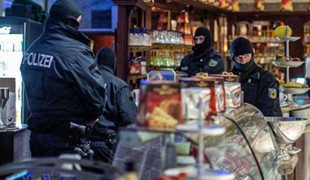 Almanya'da mafya baskınında skandal!