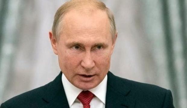 Sürpriz isim Putin'e kafa tuttu!