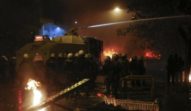 Yunanistan karıştı: Eylemciler polisle çatıştı