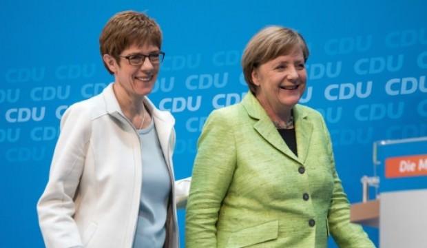 Merkel'in yerine gelen isim belli oldu