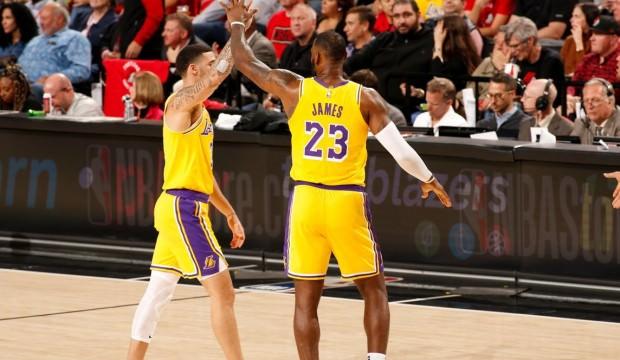 LeBron ve Lonzo Ball'dan çifte triple double