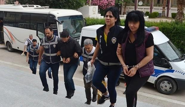 O kadın bakın kim çıktı? Şarkıcı Bergen...