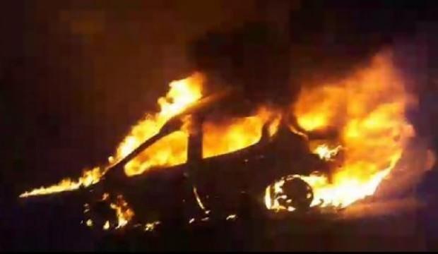 Seyir halindeki otomobil tünelde yandı