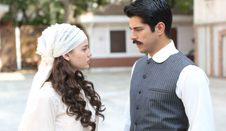 Burak Özçivit hamile eşinin üzerine titriyor 67