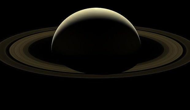 Satürn'ün halkaları hızla yok oluyor