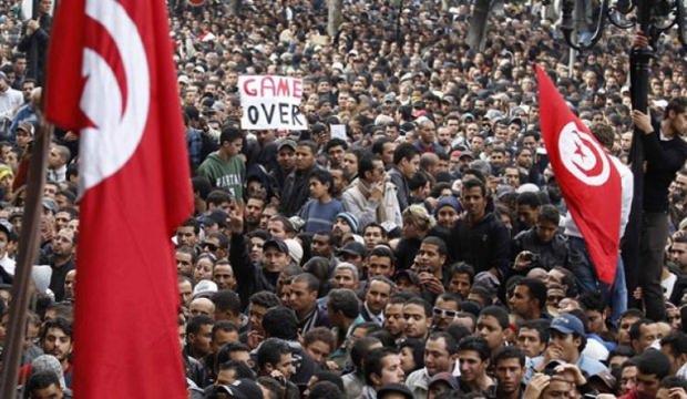 Tunus'ta protestolar! Öfke kontrol edilemiyor
