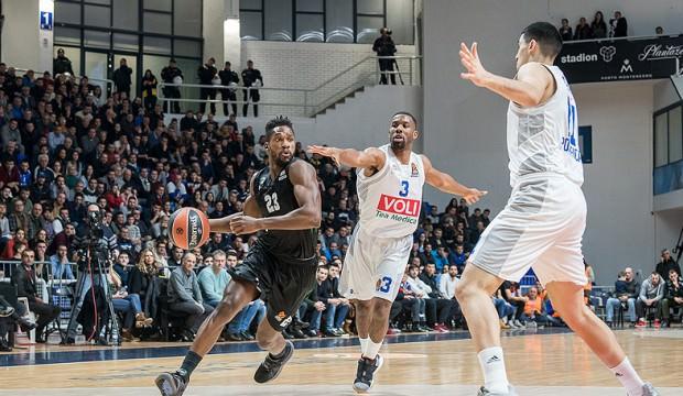 Darüşşafaka Tekfen son saniyede yıkıldı