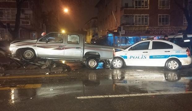 Hırsız polis kovalamacası kaza ile bitti