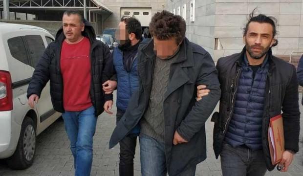 Akılalmaz olay! Kaza yaptığı cipi yola bırakınca..
