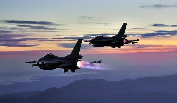 Türk jetleri PKK'nın mühimmat deposunu vurdu!