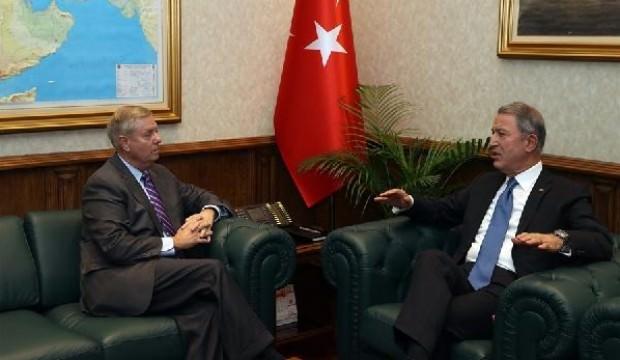 ABD'li senatör Akar'ı ziyaret etti