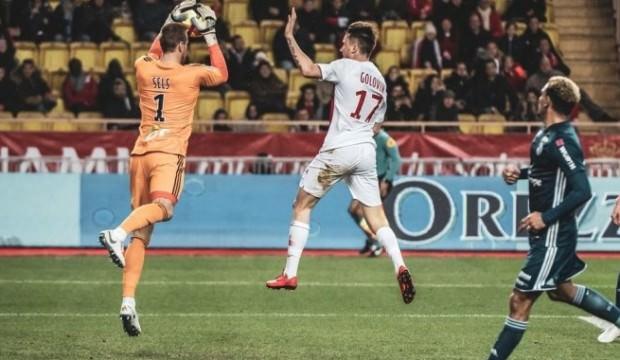Monaco evinde dağıldı!
