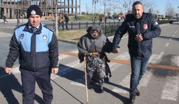 Tam 102 yaşında! Bakın ne yaparken yakalandı