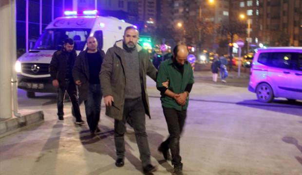 Polis baskınında çekyatın içine saklanmışlar