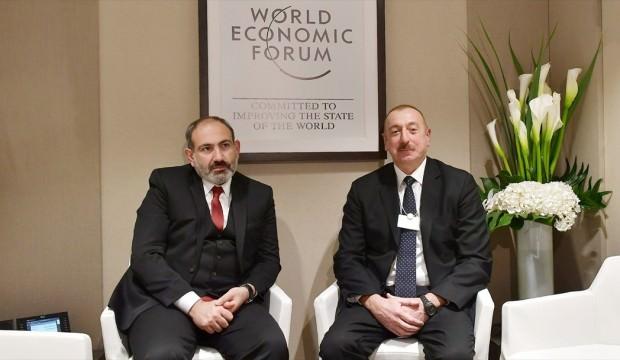 Aliyev ve Paşinyan Davos'ta görüştü