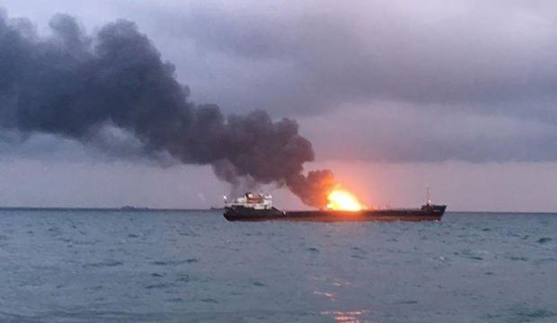 Yanan gemilerdeki Türklerle ilgili Dışişleri'nden açıklama!