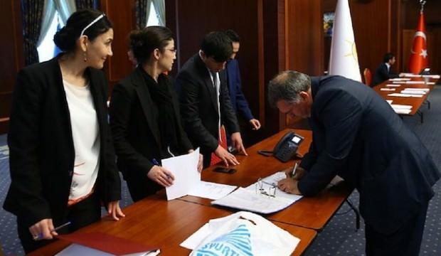 AK Parti’de mesai başladı: 40 bin kişi masada