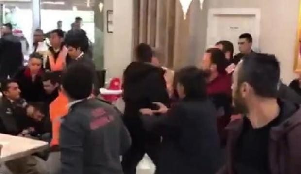 AVM'de bıçaklı kavga: 3 yaralı