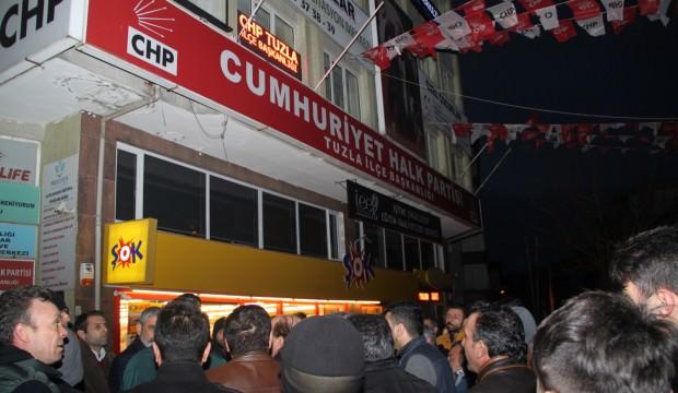 CHP'de liste sızdı! İlçe binasını bastılar!