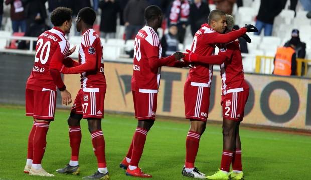 Sivasspor Kone ile 3 puana uzandı