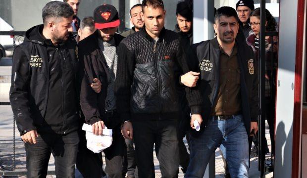 Yabancı uyruklu maskeli gasp şüphelileri yakalandı
