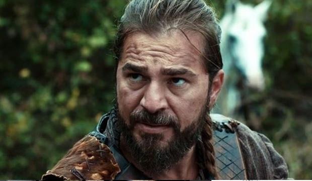 Oyuncu Engin Altan Düzyatan'dan olay paylaşım! Elleri görenleri şaşırttı...