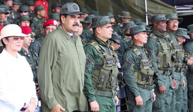 Venezuela askerlerine ihanet karşılığı dolar vadediyorlar!