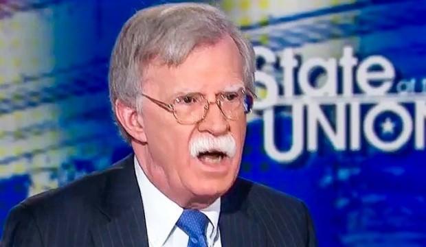 Neye uğradığını şaşırdı! John Bolton'u canlı yayında terleten iki soru