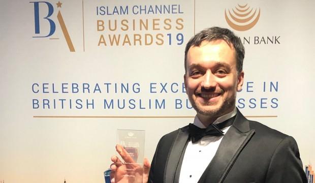 'Yılın Seyahat ve Turizm İşletmesi' ödülü HalalBooking'in!