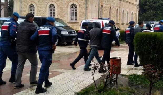 Bir garip olay! Ne yaptıklarını gözaltına alınınca anladılar