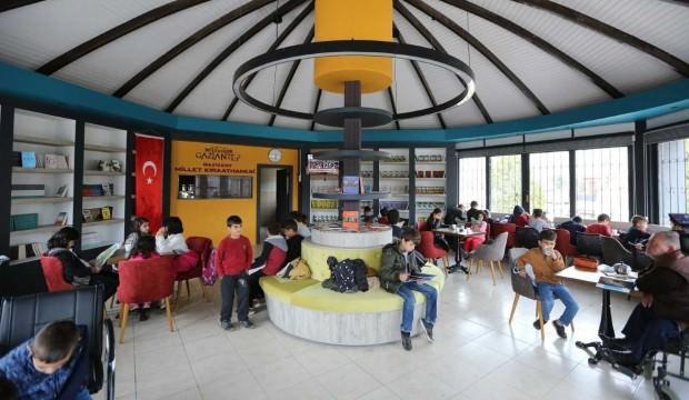 Türkiye'de AVM yıkıp meydan yapan tek Büyükşehir!