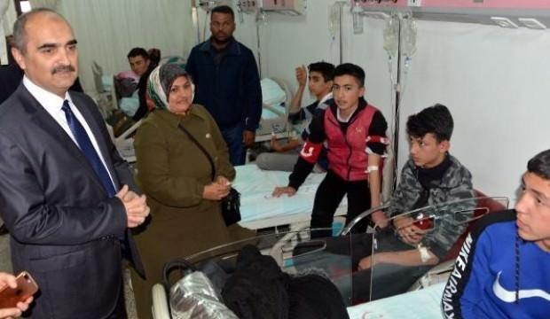 Yedikleri döner 20 öğrenciyi hastanelik etti