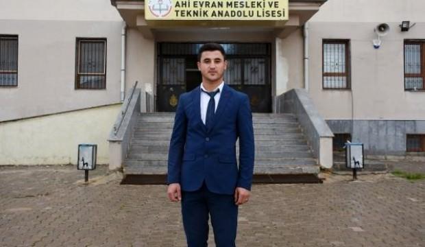 Lise öğrencisi genç muhtar oldu